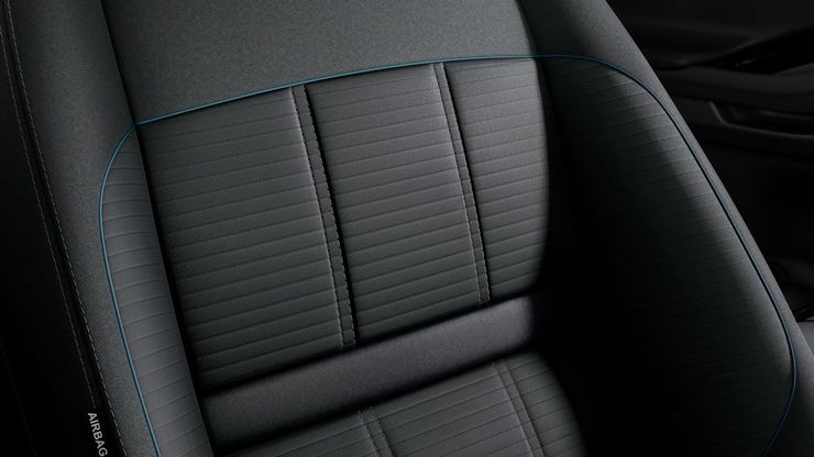 В отделке салона применены современные материалы.