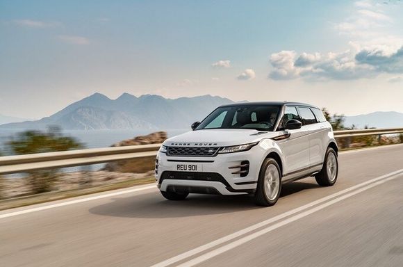 Range Rover Evoque стал лучшим компактным внедорожником по итогам премии «ТОП-5 АВТО»