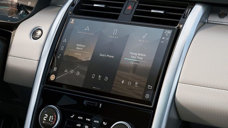 Интуитивно понятная информационно-развлекательная система Pivi Pro оснащена 11,4-дюймовым сенсорным экраном.